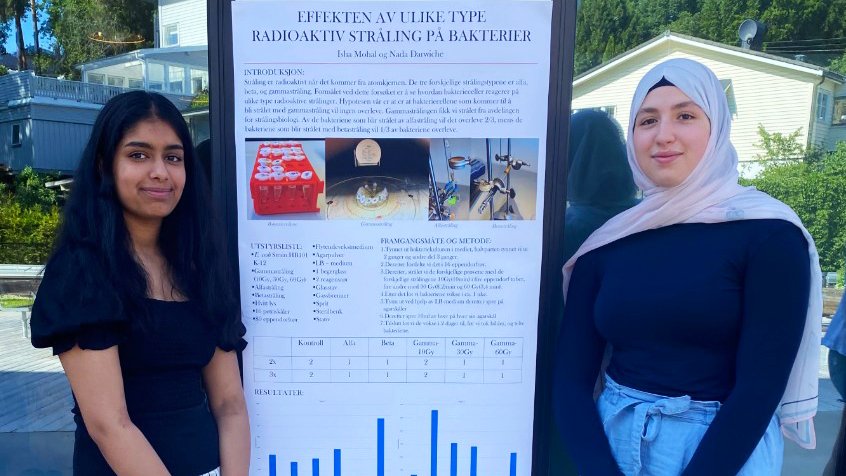 "The effect of different types of radioactive radiation on bacteria" by Isha Mohal and Nada Darwiche. Photo: Elisabeth Kirkeng Andersen