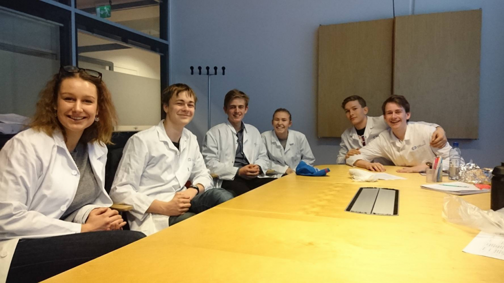 Eivind and his co-students from Ullern at a placement at the Department for Radiobiology at the Radium Hospital in 2016. Photo: Elisabeth Kirkeng Andersen
